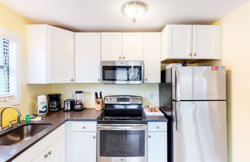 Colington House | Large 3BR Bayview Dog Friendly | Pool | Deck