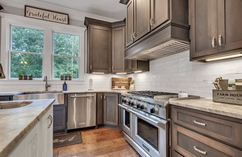 Milledgeville House | Large 4-bedroom+bonus rm, pool, pond in pecan orchard in charming Milledgeville
