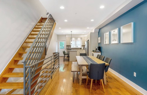 Southwest Center City House | Large 4 Bedroom Home/Rooftop Patio with City Views/Gym