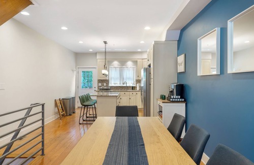 Southwest Center City House | Large 4 Bedroom Home/Rooftop Patio with City Views/Gym