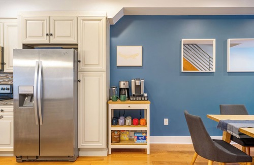 Southwest Center City House | Large 4 Bedroom Home/Rooftop Patio with City Views/Gym