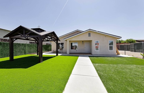 Bakersfield House | Large 4 bedroom