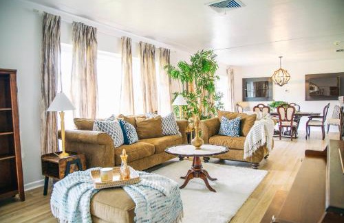 Homestead House | Large 4br, 3ba Home 2 Acresclose To The Keys!