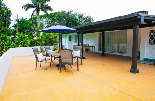 Homestead House | Large 4br, 3ba Home 2 Acresclose To The Keys!