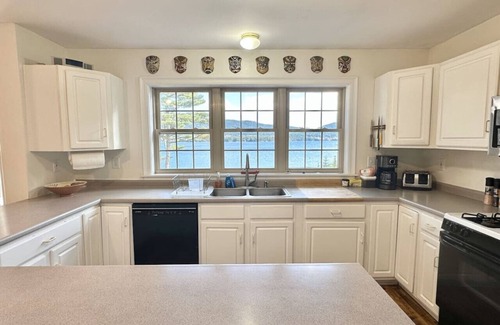 Mount Desert House | Large 4BR Waterfront Home with Dock! [Quarry Cove]
