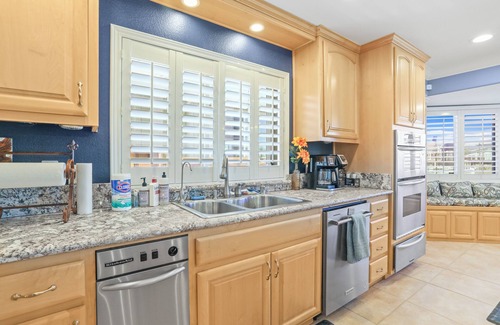 Discovery Bay House | Large 5 BR River Home w/Spa & Gym 11 Min To Fast Water