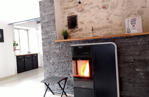 Martigne-Ferchaud House | Large 6-bedroom gîte near Rennes, 2bathrooms, 3wc, heated pool, 12p pond