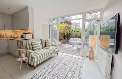 Holland Park House | Large 6 bedroom Residence Retreat in Holland Park