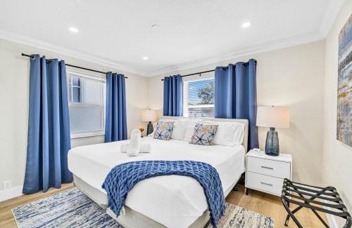 Downtown Miami House | Large 8 Beds 4 Bath Heated Pool House Delray Beach