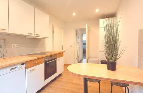 Alt-Rentfort Apartment | Large Accommodation | Near Movie Park | Veltins Arena