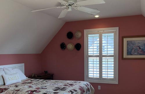 Zanesville Condo | Large and airy condo close to hospital, restaurants, and parks