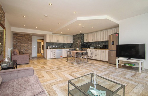 Lanark Apartment | Large Apartment near Lanark Scotland Sleeps 5