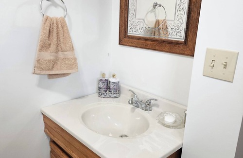 Sidney Center Apartment | Large Apartment - 3 Bedroom, Sleeps 6, 25 min to Oneonta, 50 min to Cooperstown