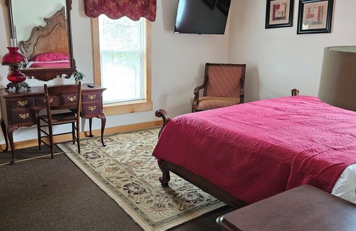Sidney Center Apartment | Large Apartment - 3 Bedroom, Sleeps 6, 25 min to Oneonta, 50 min to Cooperstown