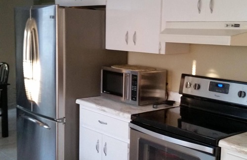 Laurel House | Large apartment in private house within walking distance to Nokomis Beach