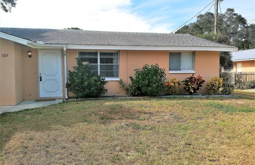 Laurel House | Large apartment in private house within walking distance to Nokomis Beach