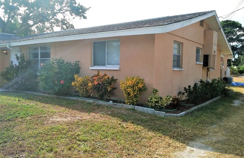 Laurel House | Large apartment in private house within walking distance to Nokomis Beach
