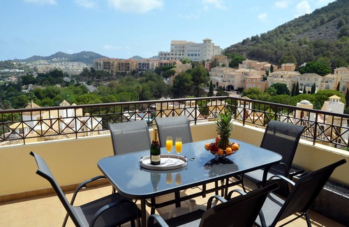 El Beal Apartment | Large apartment on two floors, 2 balconies, free wifi, satellite TV