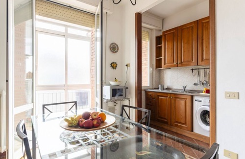 Livorno Apartment | Large apartment of 80 sqm located on the fifth floor of a building with lift (10 steps to access), can accommodate up to 4 people.The accommodation is located in an area served by all the main services: bars, restaurants, supermarkets and pharmacy, publi