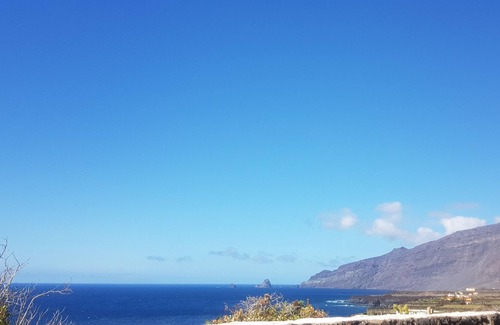 Frontera Apartment | LARGE APARTMENT ON THE COAST WITH STUNNING VIEWS