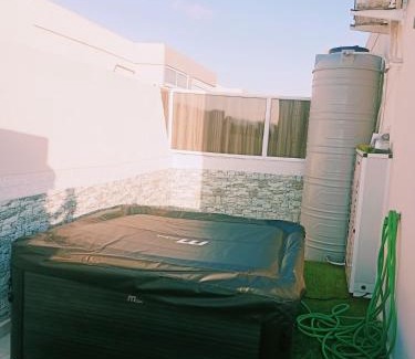 Bordj el Kiffan Apartment | Large Apartment, Sea View, Jacuzzi & Family Games