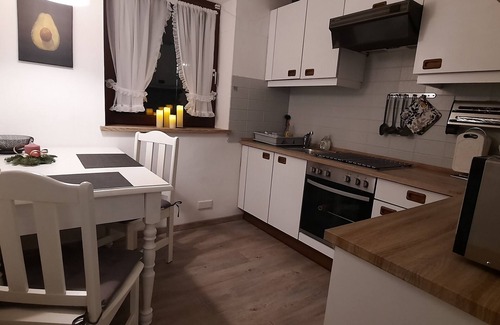 List House | Large apartment with fireplace and washing machine