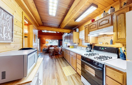 Joseph House | Large & attractive house right on the lake with private hot tub, wood stove