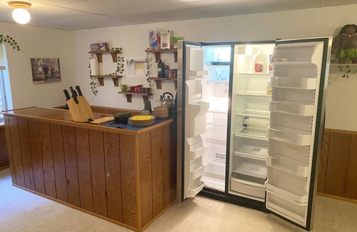 Longmont Apartment | Large basement apartment 1500sq ft, private living room, bathroom & kitchenette