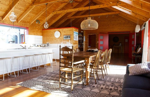 Takaka House | Large Beach Front Home