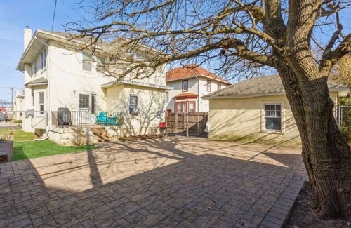 Long Beach House | Large Beach House. Close to NYC train, bars, clubs, restaurants