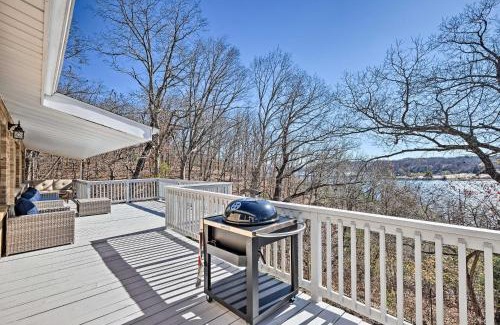 Rogers House | Large Beaver Lake Hideaway with Deck on 7 Acres!