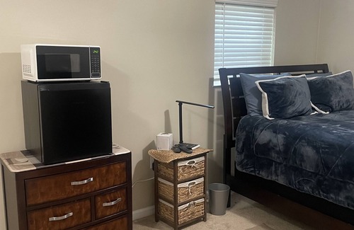 Ashley Oaks House | Large bedroom with full bath and walk in closet