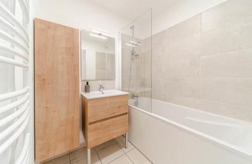 Zola - Pressense Apartment | Large bright apartment with balcony Villeurbanne