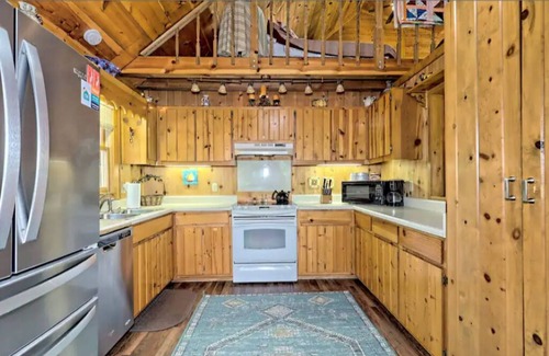 Clayton Cabin | LARGE CABIN-AWESOME VIEWS-NE GEORGIA MOUNTAINS