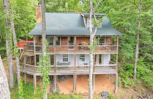 Clayton Cabin | LARGE CABIN-AWESOME VIEWS-NE GEORGIA MOUNTAINS