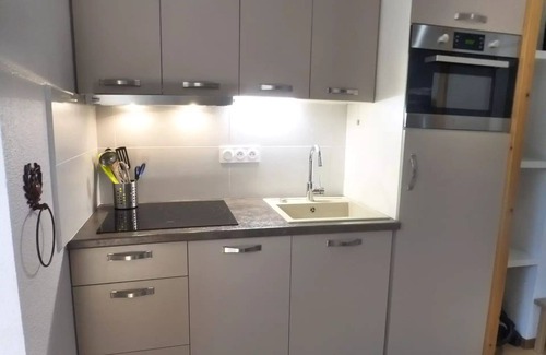 Brides-les-Bains Apartment | Large Cabin - STUDIO WITH BALCONY AND WIFI IN THE BRIDE CENTRE