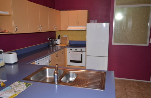 Te Aro Apartment | Large CBD Apartment (v12)