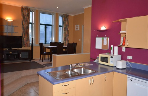 Te Aro Apartment | Large CBD Apartment (v12)