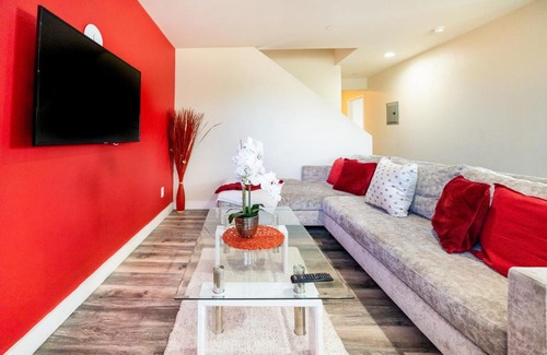Los Angeles Apartment | Large chic 5-bedroom 3 bathroom clost to Downtown LA