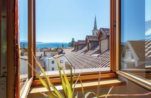 Caldaro Sulla Strada del Vino House | Large, comfortable and very quiet apartment in the center of Kaltern with garage & elevator