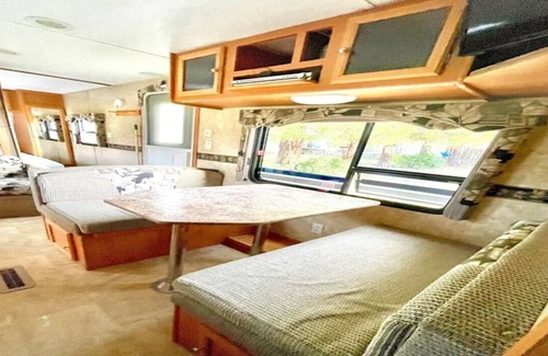 Columbia House | Large Comfortable RV