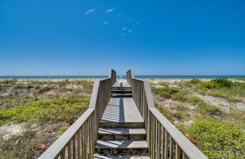 Bradenton Beach House | Large Condo just steps from Beach or Bay Views