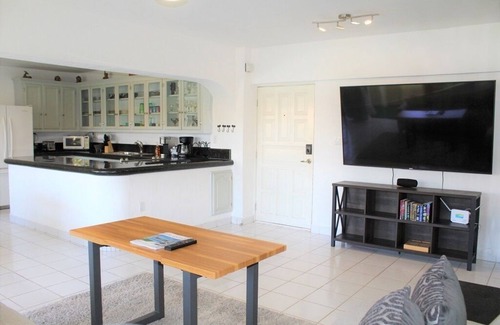 El Medano Ejidal Condo | Large condo w/2 suites, 60ft terrace, grill, 1blk to beach/2 blk to downtown