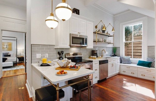 Historic Downtown Savannah House | Large Contemporary Savannah Retreat | Near Forsyth Park