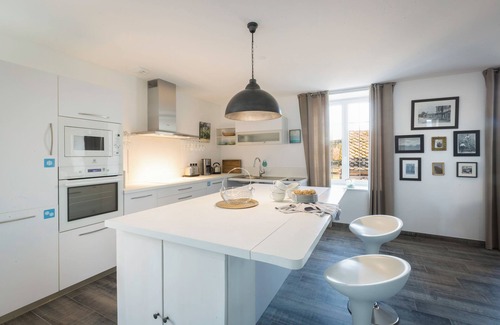 Madranges House | Large country house with SPA accessible to disabled people