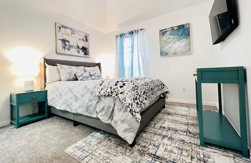 Allen House | Large Cozy Home