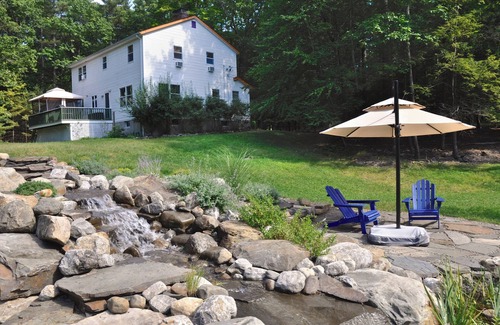 Mount Marion House | LARGE COZY Sleeps 7 Main House + Opt. Apt 4 More (+Fee) Pool/Pond!