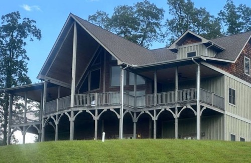 Franklin House | LARGE CUSTOM BUILT HOME!!