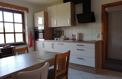 Sengwarden Apartment | Large vacation apartment with roof terrace in Wilhelmshaven, near the North Sea beach