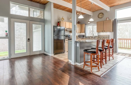 Rockaway Beach House | Large Deck at this Oceanfront home with Views of Twin Rocks, Beach and Lake